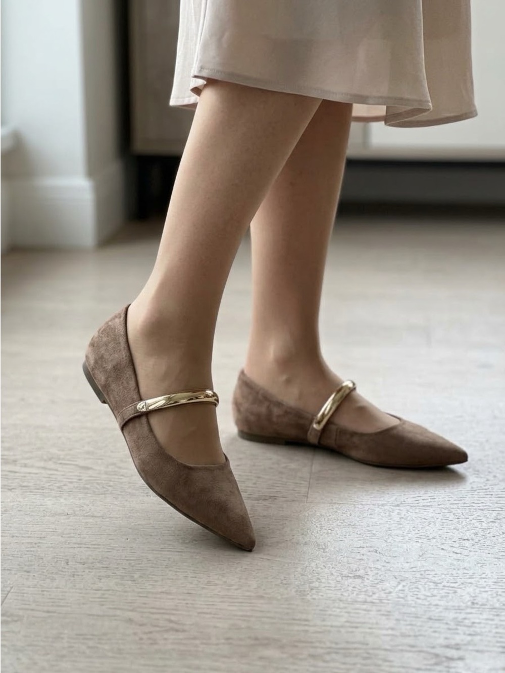 NWT A New Day Faux Suede Pointed Toe Flat with Gold Bar Detail Size 5,5